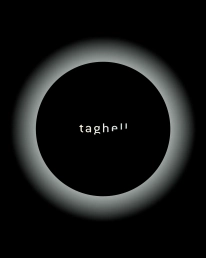 Weblayout-Mockup mit großem Lichtmotiv, Typografie. MacBook-Screen mit dunklem UI und Lichtmotiv; Formatica Designbüro